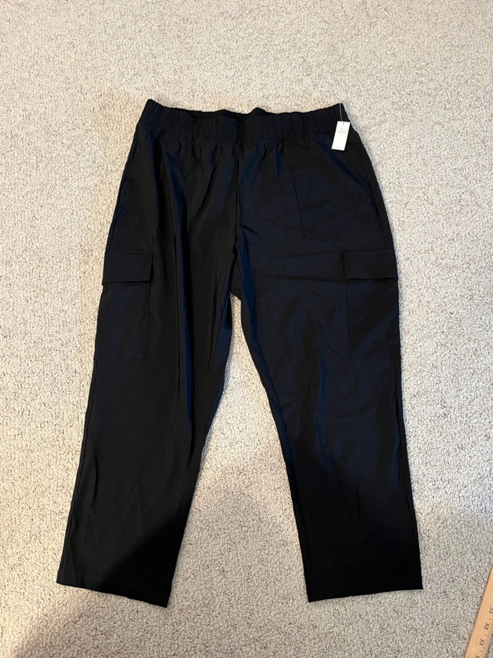 Old Navy women’s Black Elastic-Waist Cargo Pants